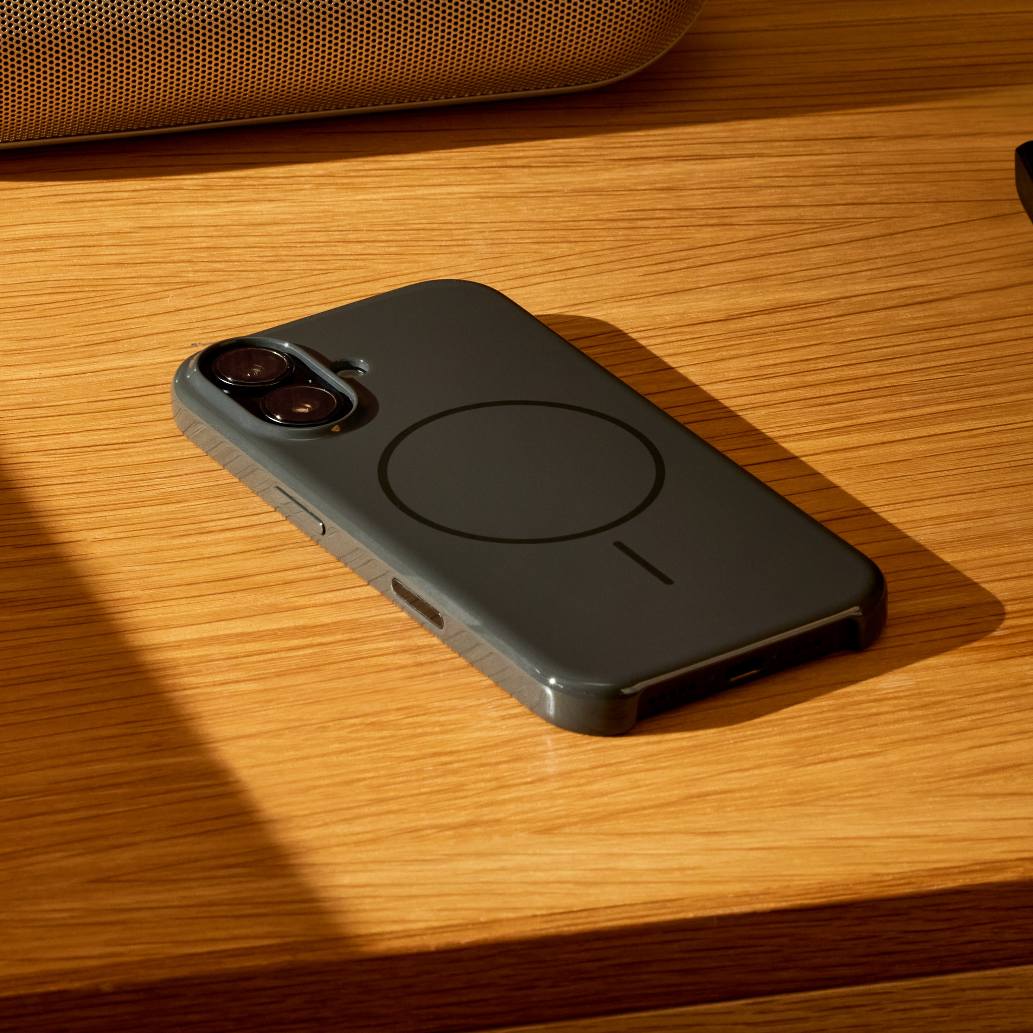 Beats iPhone 16 Case with MagSafe — Midnight Black